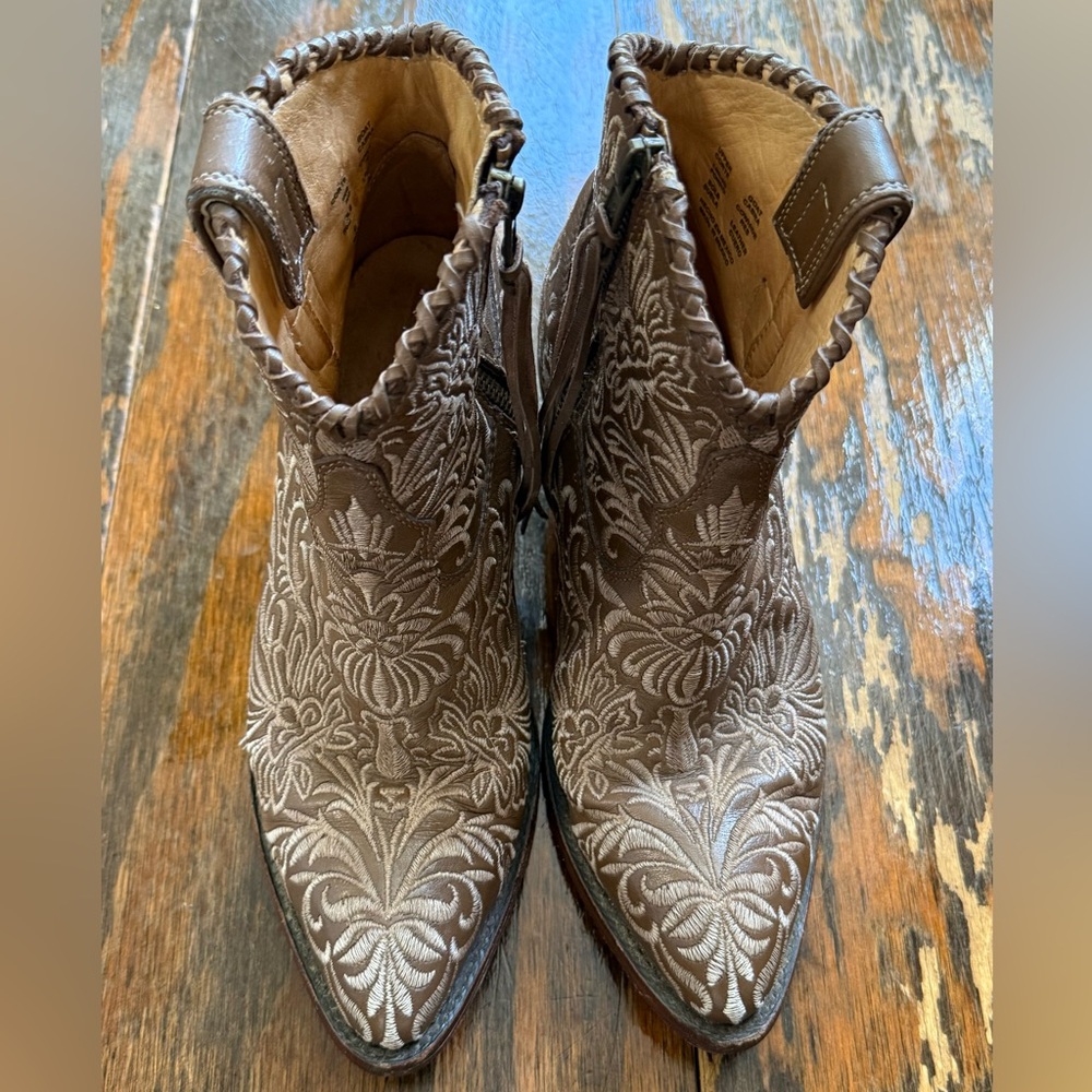 Allen’s Boots Women’s Embroidered Ankle Boots